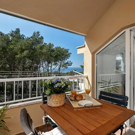 Apartment Sea Breeze *