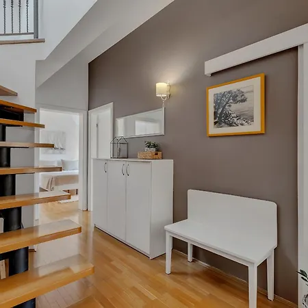 Sea Breeze Apartment