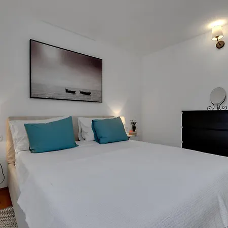 Apartment Sea Breeze