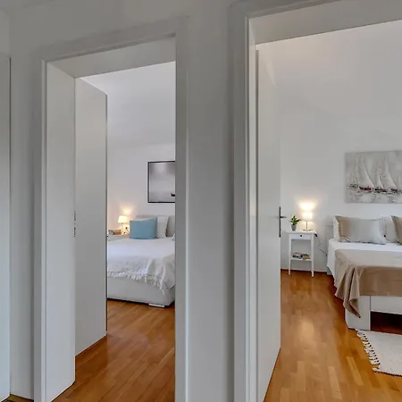 Sea Breeze Apartment