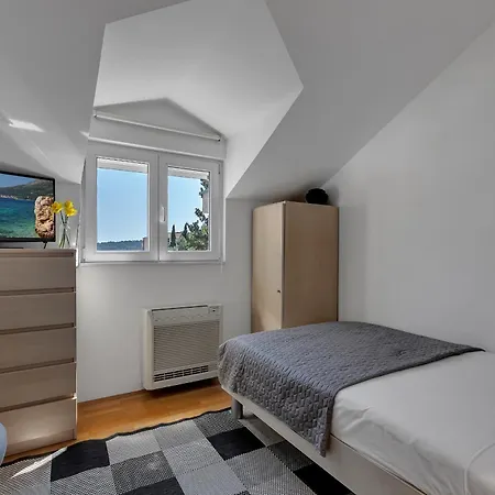 Apartment Sea Breeze Makarska