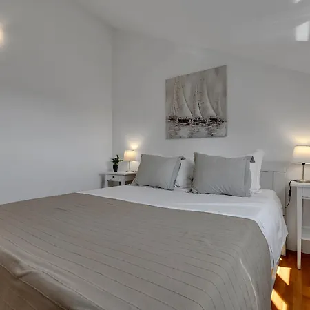Sea Breeze Apartment