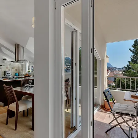 Apartment Sea Breeze Makarska